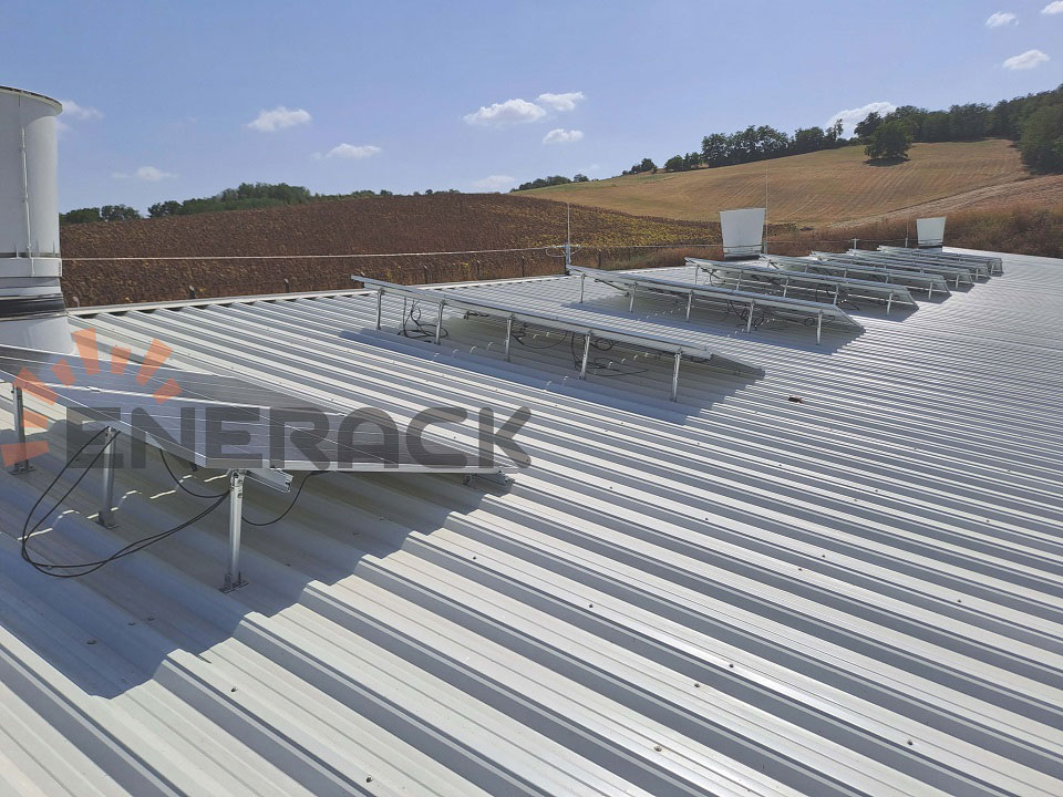 Adjustable tilt roof system