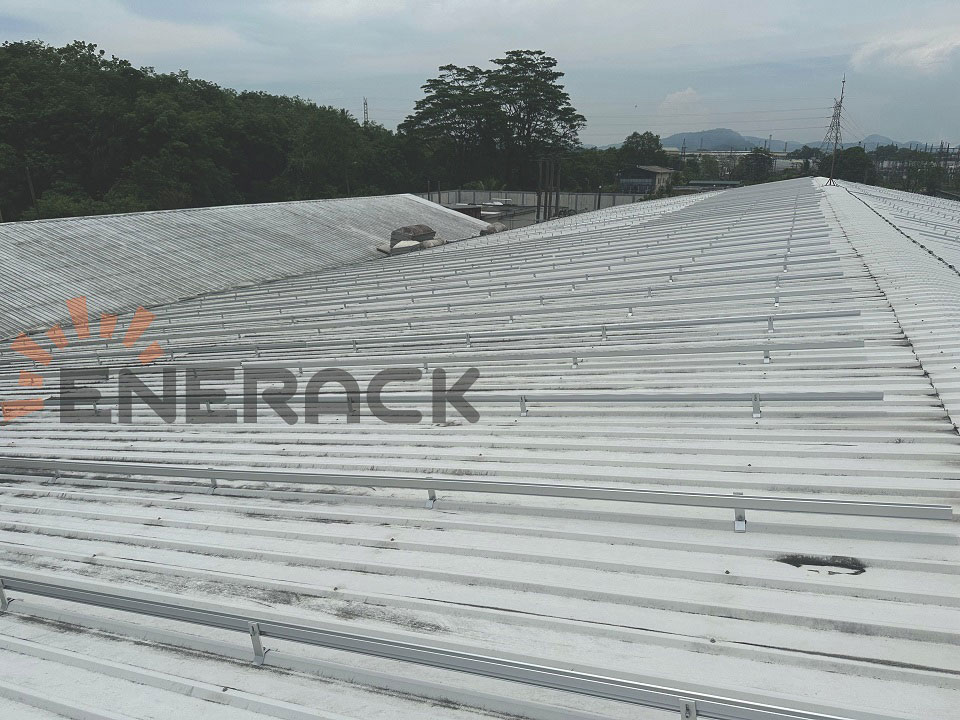 L feet for trapezoidal sheet metal