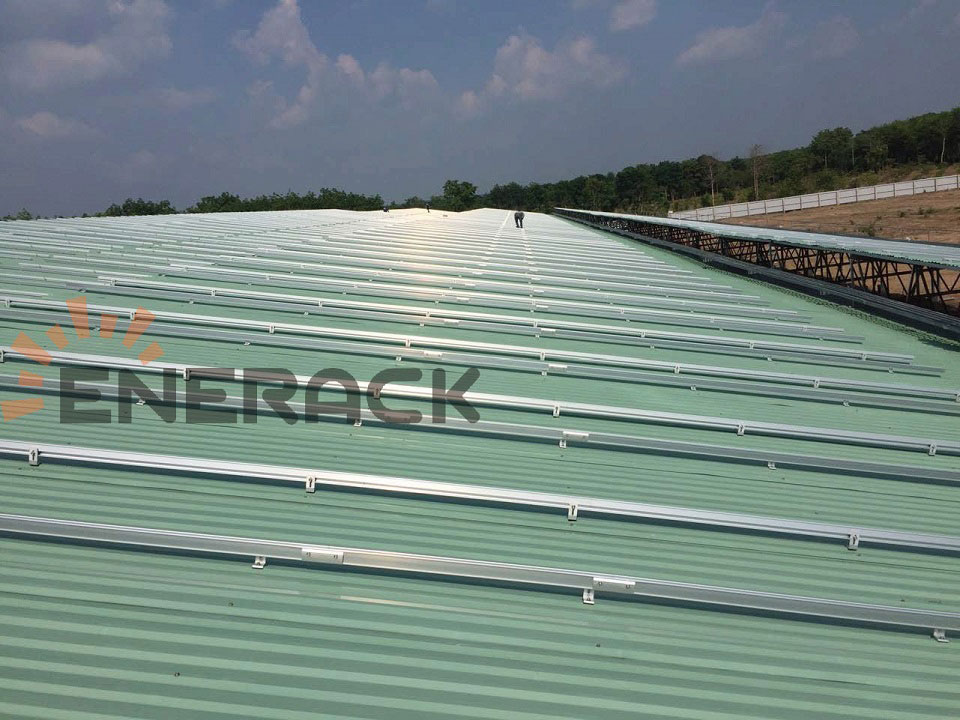 5MW D01 L feet for trapezoidal sheet metal in Vietnam