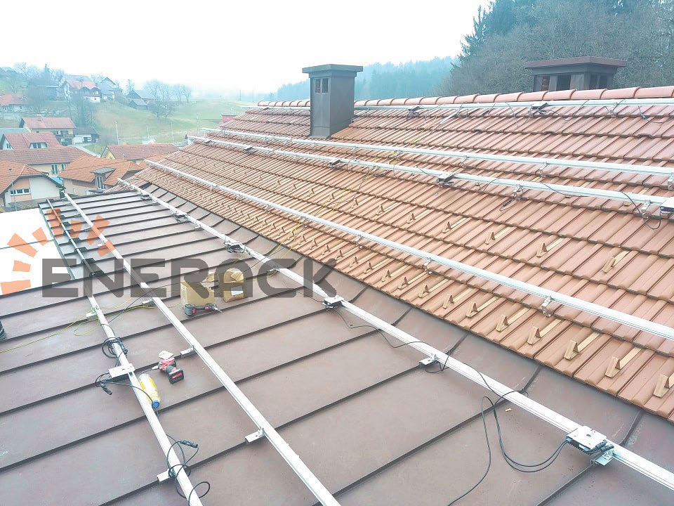 10KW T17 tile roof hook system & C10 tin roof system in Slovenia