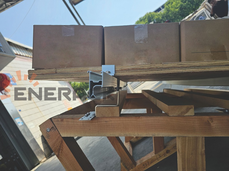 Enerack tile roof hook supports every sunshine for you