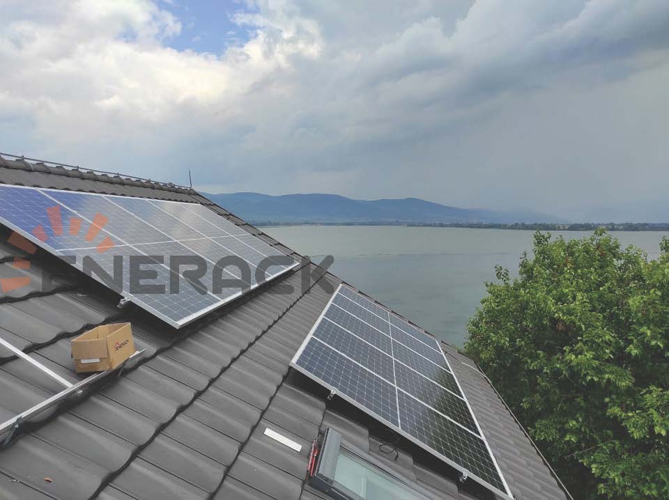 4KW T01 tile roof hook system in Serbia