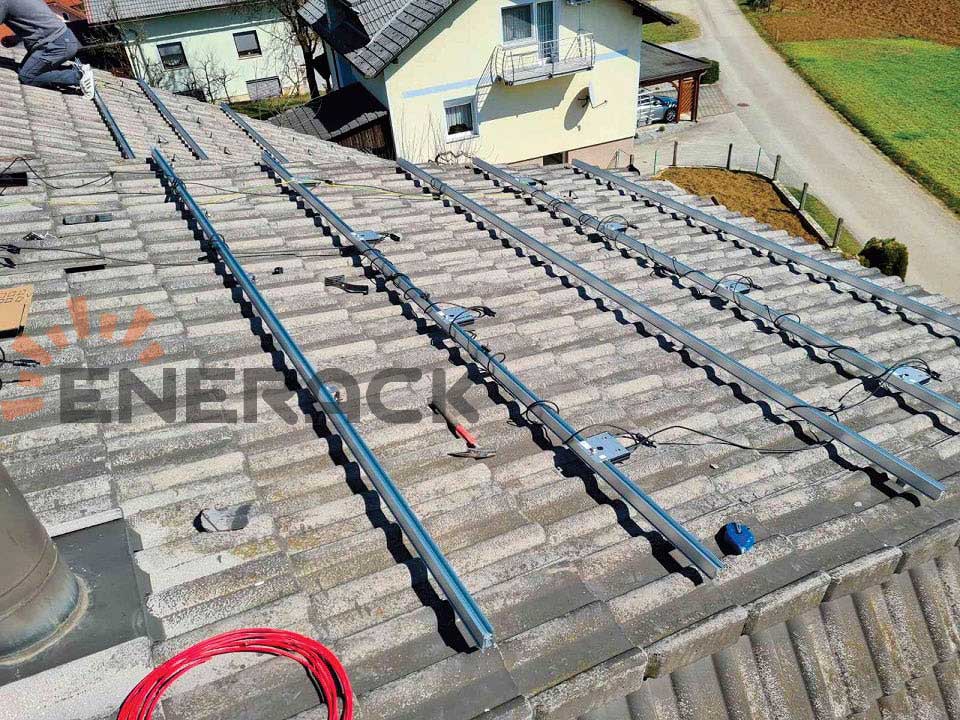 8KW T17 tile roof hook system in Slovenia